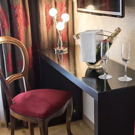 Salzano - - Restaurant Hotel 3*